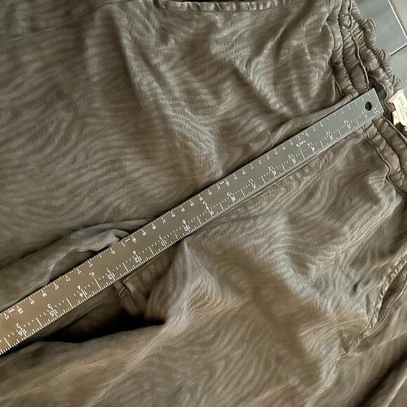Anthropologie Pilcro Barrel Pants Gray Black Women's Size M - Picture 7 of 7